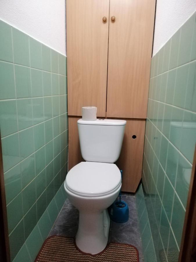 Патриарха Скрипника 7,Жд Вокзал, Ультрамарин Appartement Kiev Buitenkant foto